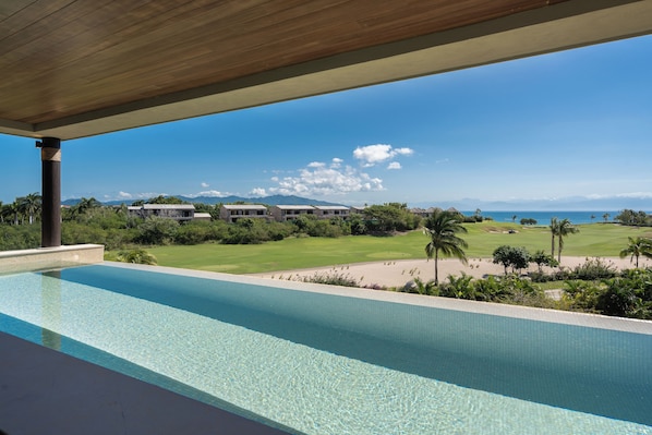 Piscine extérieure, piscine chauffée