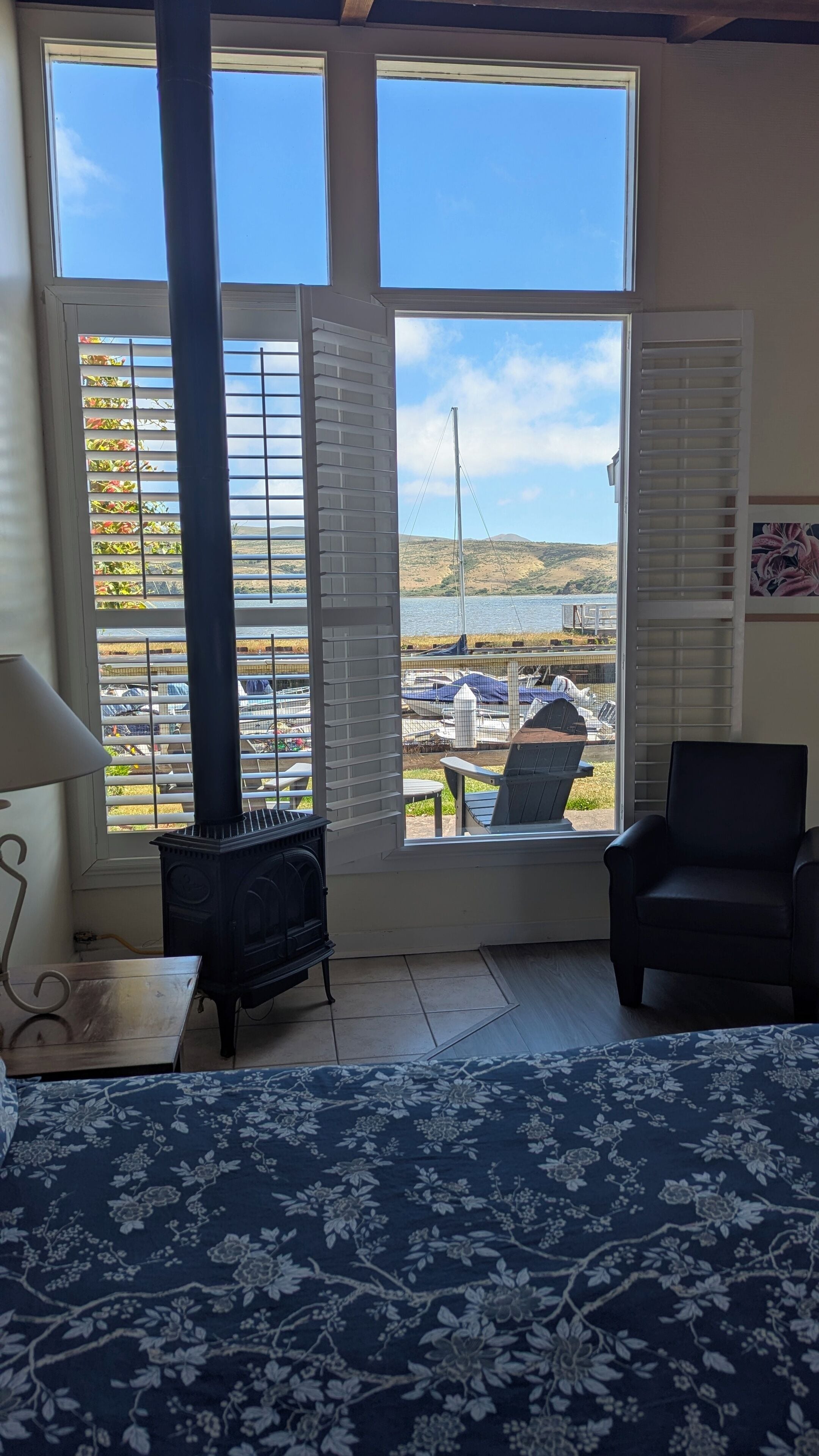 Elite Studio Suite Mobility Accessible | Premium bedding, individually decorated, individually furnished