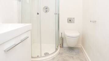 Basement Floor Studio | Bathroom