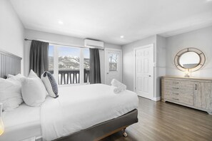 Unclassified image, 3 of 27, button