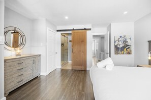 Unclassified image, 2 of 27, button