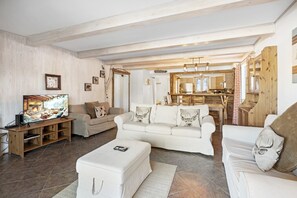 Unclassified image, 5 of 20, button - The `VIEW` a place for quality country living (Mont-Tremblant)