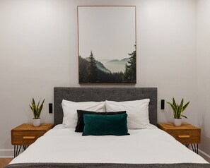 2 bedrooms, iron/ironing board, travel cot, free WiFi
