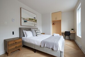 2 bedrooms, iron/ironing board, travel cot, free WiFi