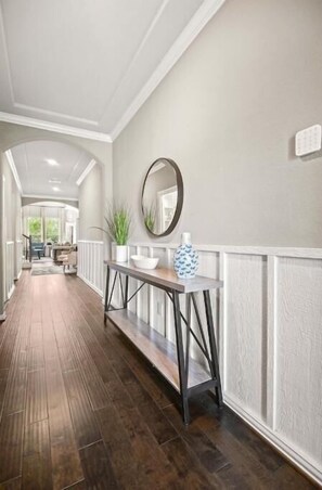 Interior - Luxurious home With Lake View (Richmond)