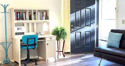 LikeHome2/Serene/Dedicated WI-FI/ Close to the Hub/Extended Stays