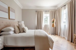 3 Schlafzimmer, Schreibtisch, Bügeleisen/Bügelbrett, Reisekinderbett