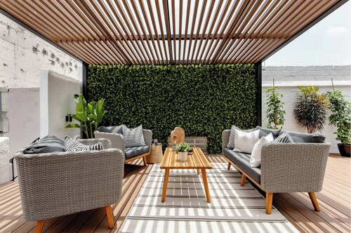 Masaryk's Gem: 3BR/3BA + Office, Parking,Rooftop