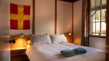 9 bedrooms, iron/ironing board, travel cot, free WiFi