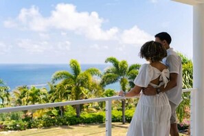 Property grounds - Serendipity, New Elegant Home, Private Gardens (Foster Hall)