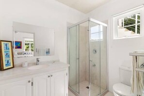 Hair dryer, towels, soap - Serendipity, New Elegant Home, Private Gardens (Foster Hall)