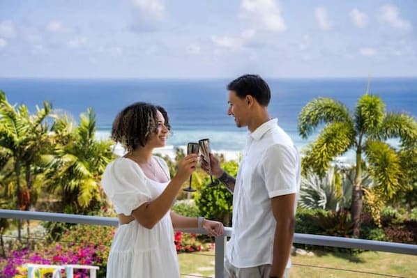 Property grounds - Serendipity, New Elegant Home, Private Gardens (Foster Hall)