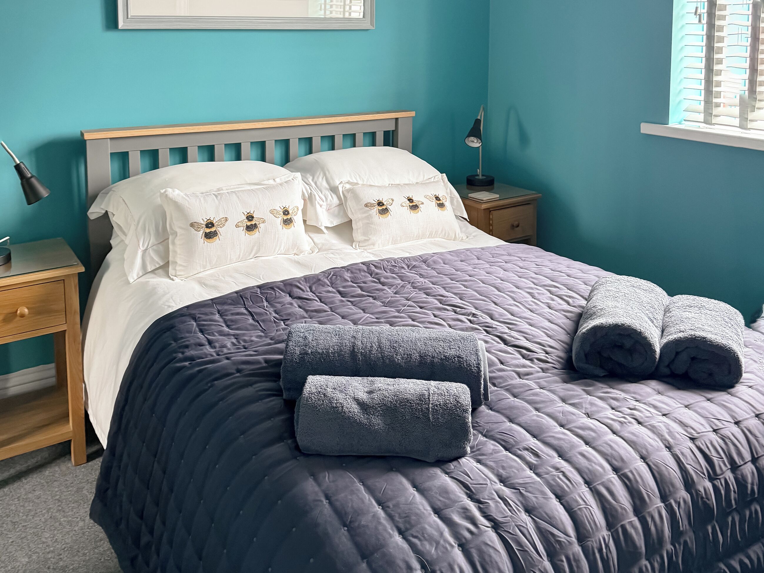 3 bedrooms, WiFi (free), bed sheets