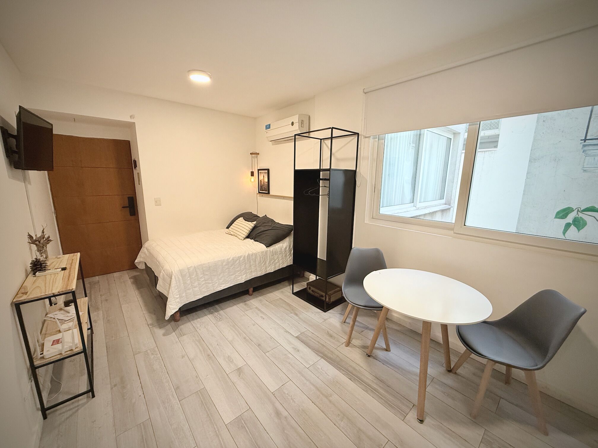 Estudio (PV5) | Área de sala de estar | Smart TV, Netflix, películas con cargo y servicios de streaming 