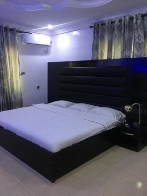 Bathroom - SENSATIONAL LUXURY APARTMENT (Ibadan)
