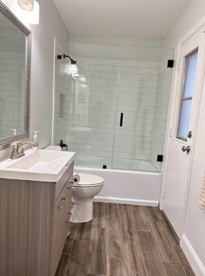 Shower, hair dryer, towels, soap - Only 15 min from Disney Huge yard, 5 bedrooms 3 bathrooms (Clermont)