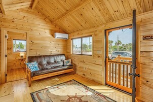 Comfort Cabin | Living area | 43-inch Smart TV with satellite channels