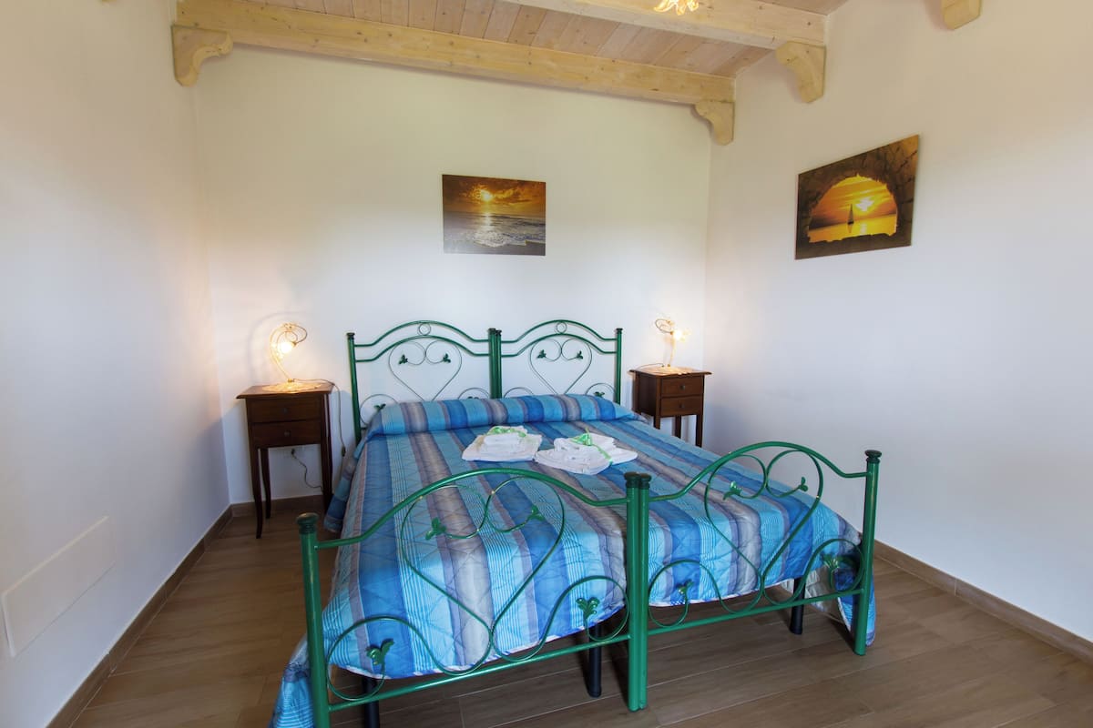 Habitación clásica con 1 cama matrimonial o 2 individuales, vista al jardín | Wifi gratis