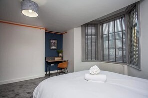 2 Schlafzimmer, Schreibtisch, Bügeleisen/Bügelbrett, kostenloses WLAN