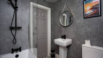 Hårføner og håndklær