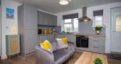 This apartment is a 1 bedroom(s), 1 bathrooms, located in Tyne and Wear, England.