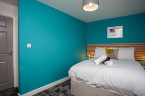 1 dormitorio, escritorio, tabla de planchar con plancha y wifi gratis