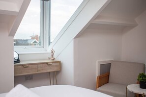 1 soverom, skrivebord, strykejern/-brett og wi-fi (inkludert)