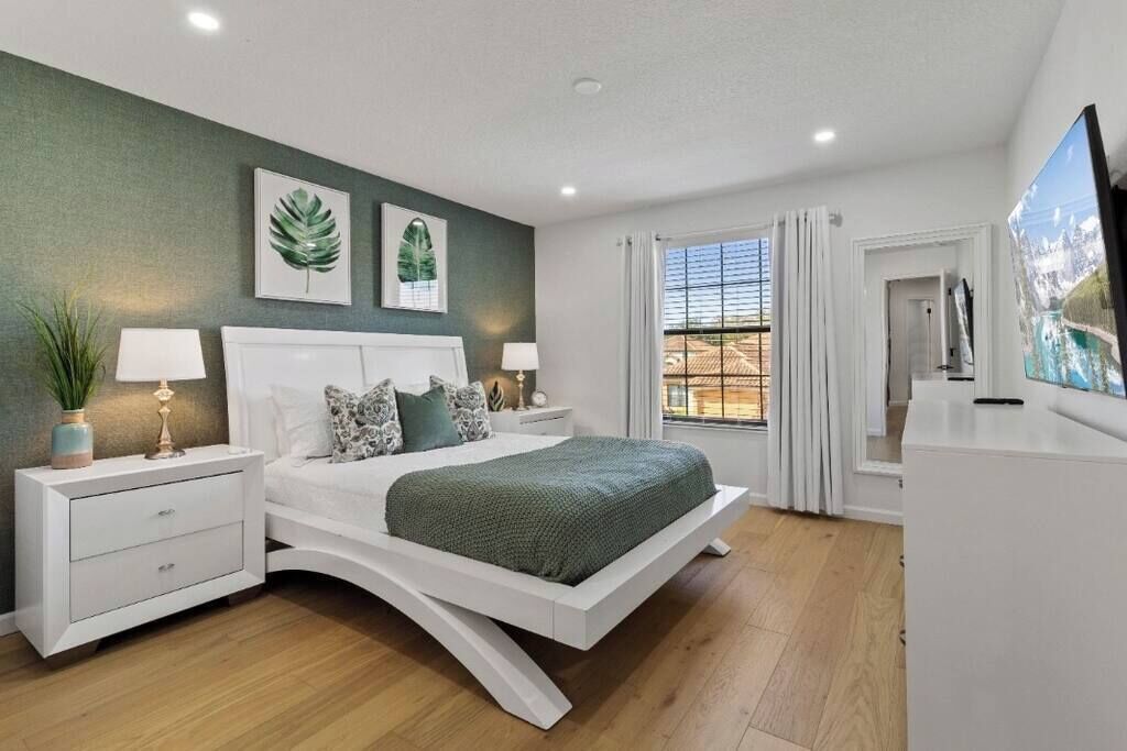 6 quartos, ferros/tábuas de passar roupa, berço de viagem, Wi-Fi