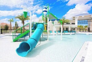 A heated pool - Luxurious New Haven! 6mi-Disney! (Kissimmee)