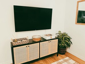 Interior - Walk to Beach! - Cozy SC Studio (San Clemente)