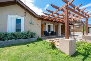 Deluxe House | Terrace/patio - Trove Manor (St. Ann's Bay)