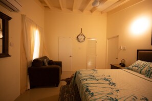 3 bedrooms, iron/ironing board, free WiFi - Trove Manor (St. Ann's Bay)