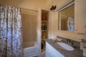 Deluxe House | Bathroom | Free toiletries, hair dryer - Trove Manor (St. Ann's Bay)