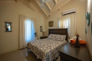 Deluxe House | 3 bedrooms, iron/ironing board, free WiFi - Trove Manor (St. Ann's Bay)