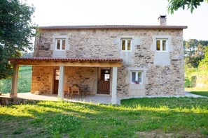 Exterior - A QUINTA DAS MACEIRAS (A Estrada)