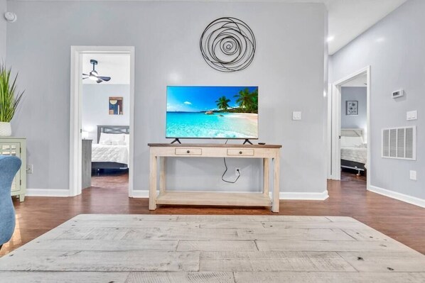 2 chambres, fer et planche à repasser, Wi-Fi, draps fournis