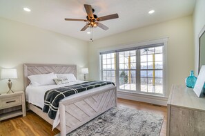 2 bedrooms, iron/ironing board, Internet, bed sheets