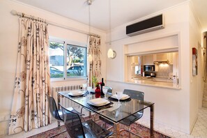 Dining - Apartment 'Bia' with Private Terrace, Wi-Fi and Air Conditioning (Almancil)