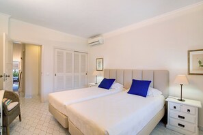 1 bedroom, iron/ironing board, free WiFi, bed sheets - Apartment 'Bia' with Private Terrace, Wi-Fi and Air Conditioning (Almancil)