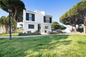 Exterior - Apartment 'Bia' with Private Terrace, Wi-Fi and Air Conditioning (Almancil)