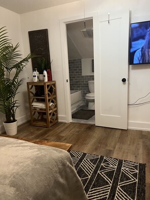 1 soverom, strykejern/-brett, wi-fi (inkludert) og sengetøy