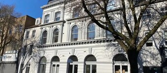 Hull Spacious Guest House-3