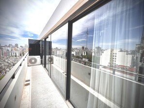 Luxury Apartment, 1 Bedroom (RC5) | Balcony