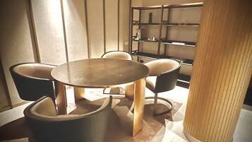 Trung tâm hành chính, văn phòng