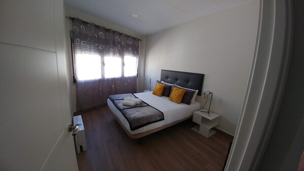 2 slaapkamers, een strijkplank/strijkijzer, wifi, beddengoed