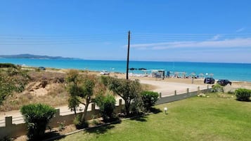 靠近海滩