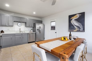 Dining - The Pelican |Panoramic Ocean Views | Private Deck (Encinitas)