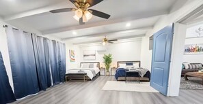 5 dormitorios, tabla de planchar con plancha, cuna de viaje y Internet