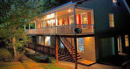 Hidden Bliss-Large 4 bedroom home at Mt Storm Lake