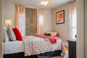 3 bedrooms, WiFi - Cottage Clare - A Sayles Ranch Home  (Abilene)